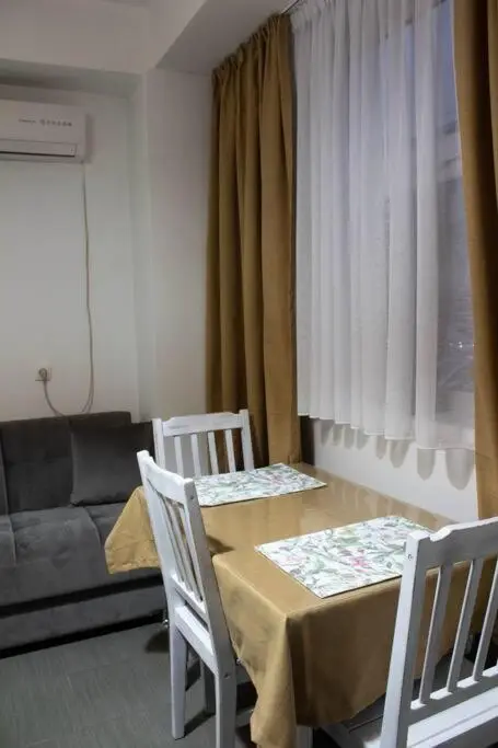 Bluebird, 2 bedroom stylish apartment in Batumi