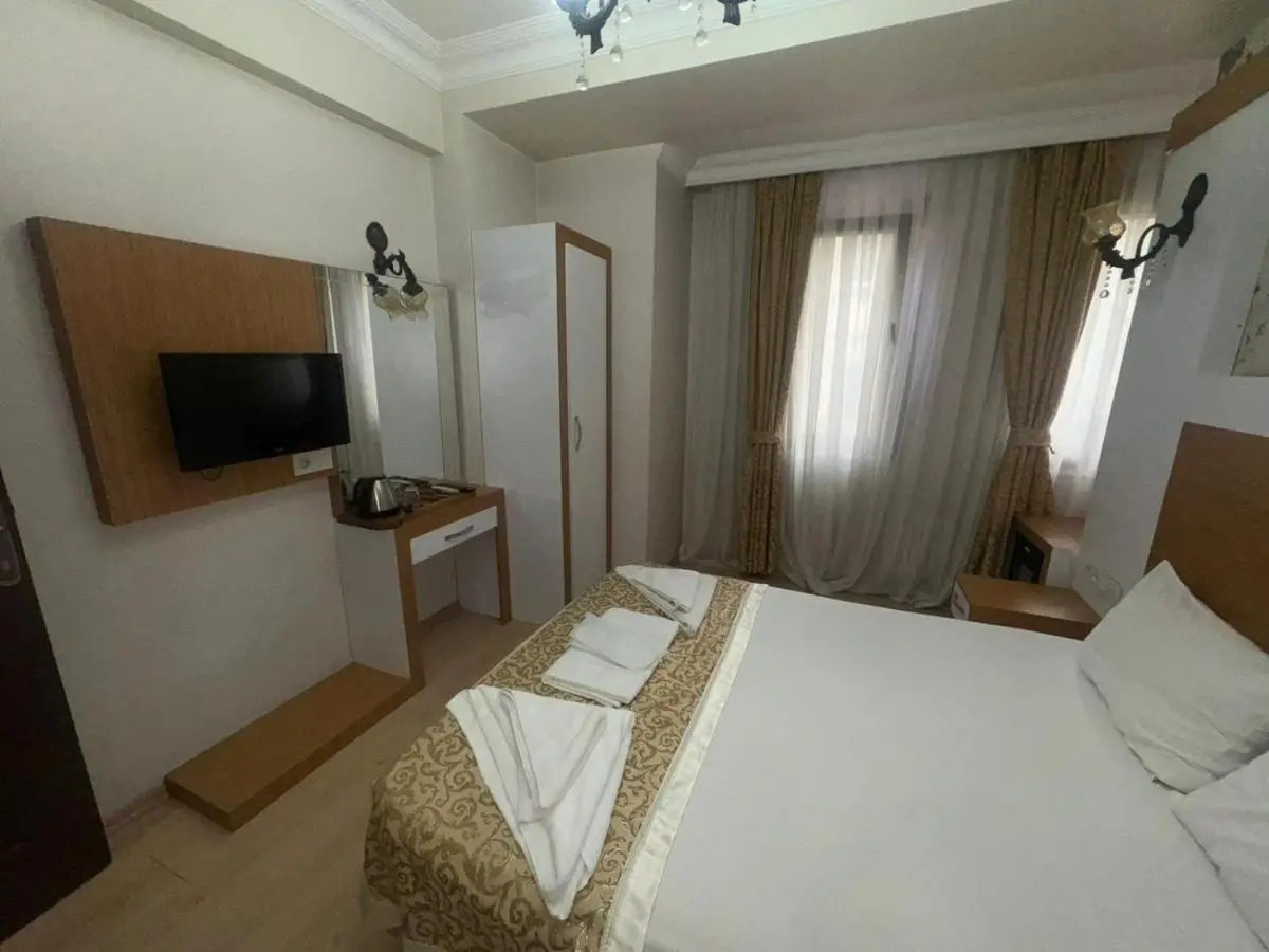 Raimond Hotel