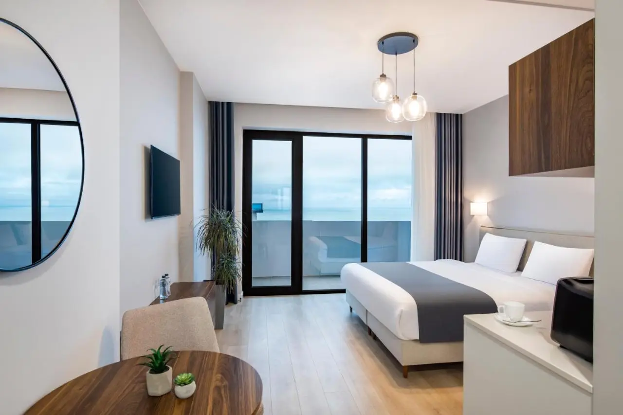 STEPS Batumi Hotel & Suites