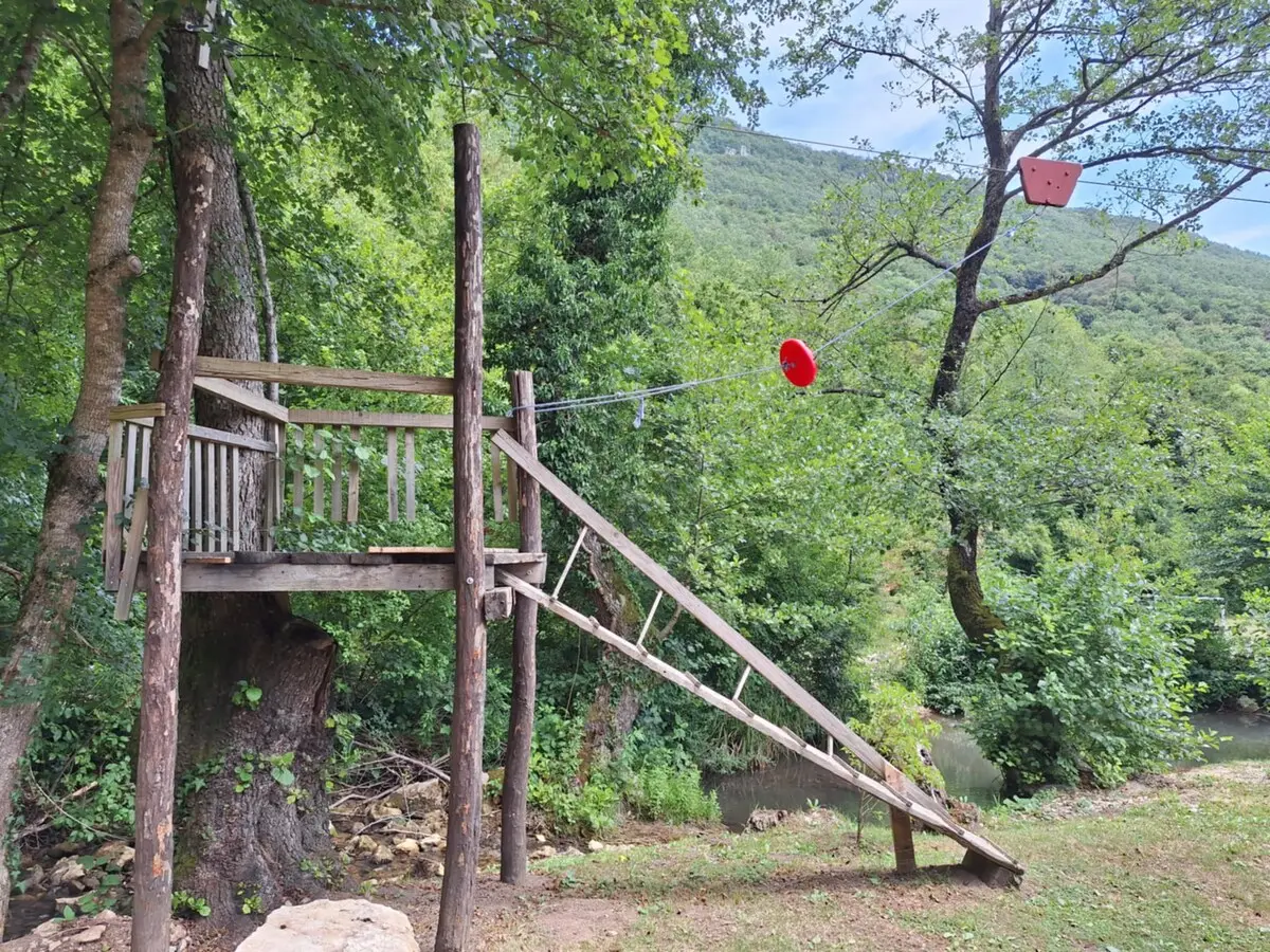 Nina's Cabin