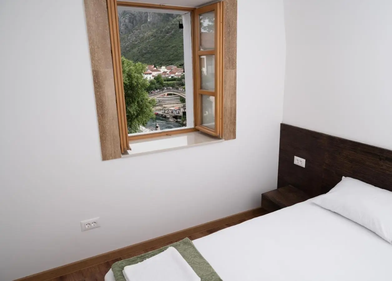 Sunrise Apartments - with Old Bridge view