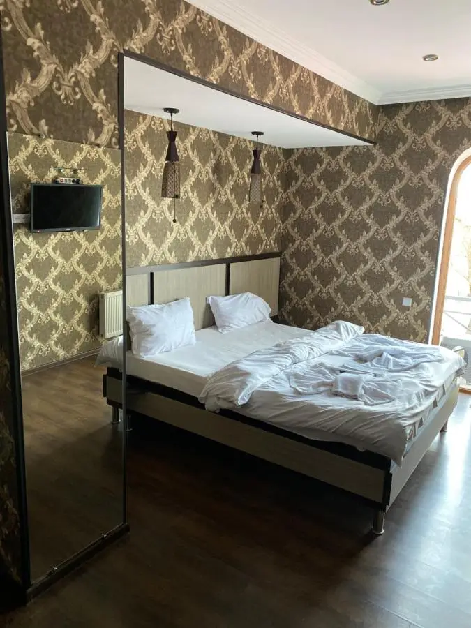 7 Baits Hotel