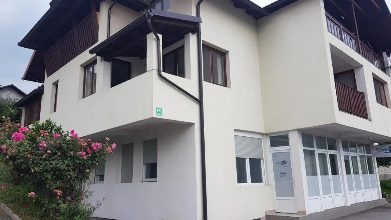 Grand AC Residence with Garden & Parking