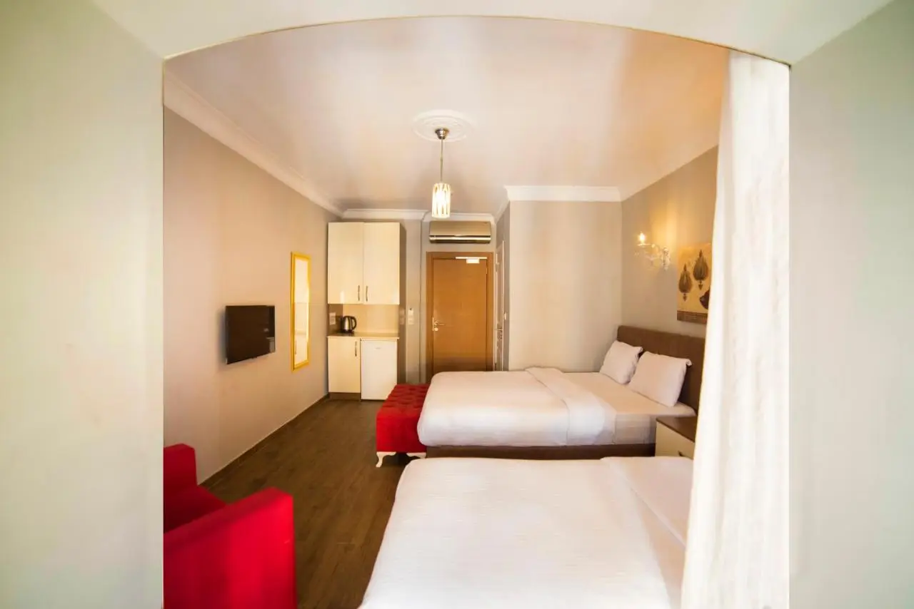 Zendy Suite Hotel