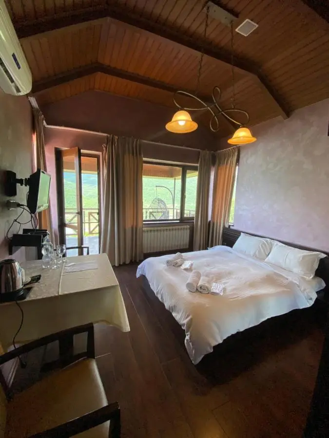 Hotel Ananuri