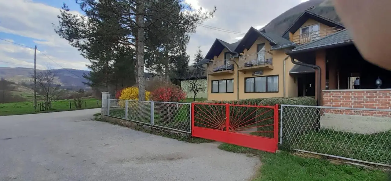 Smještaj na selu,porodica Gvozdenac