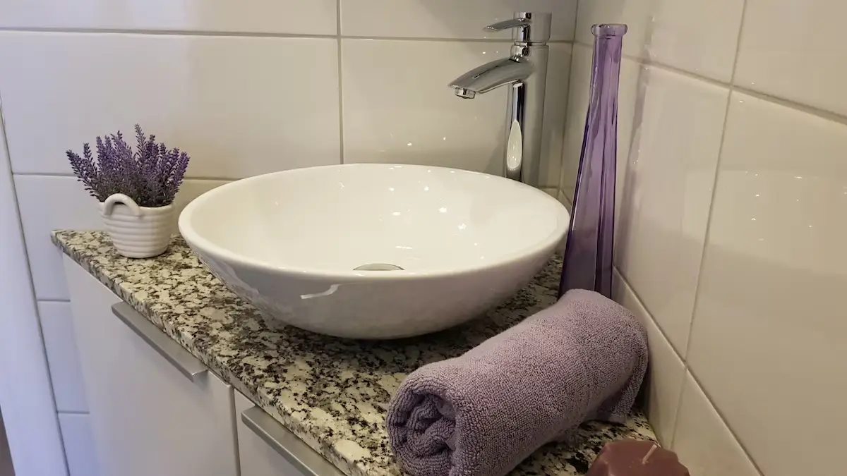 Charming rooftop apartment, EXCELLENT LOCATION