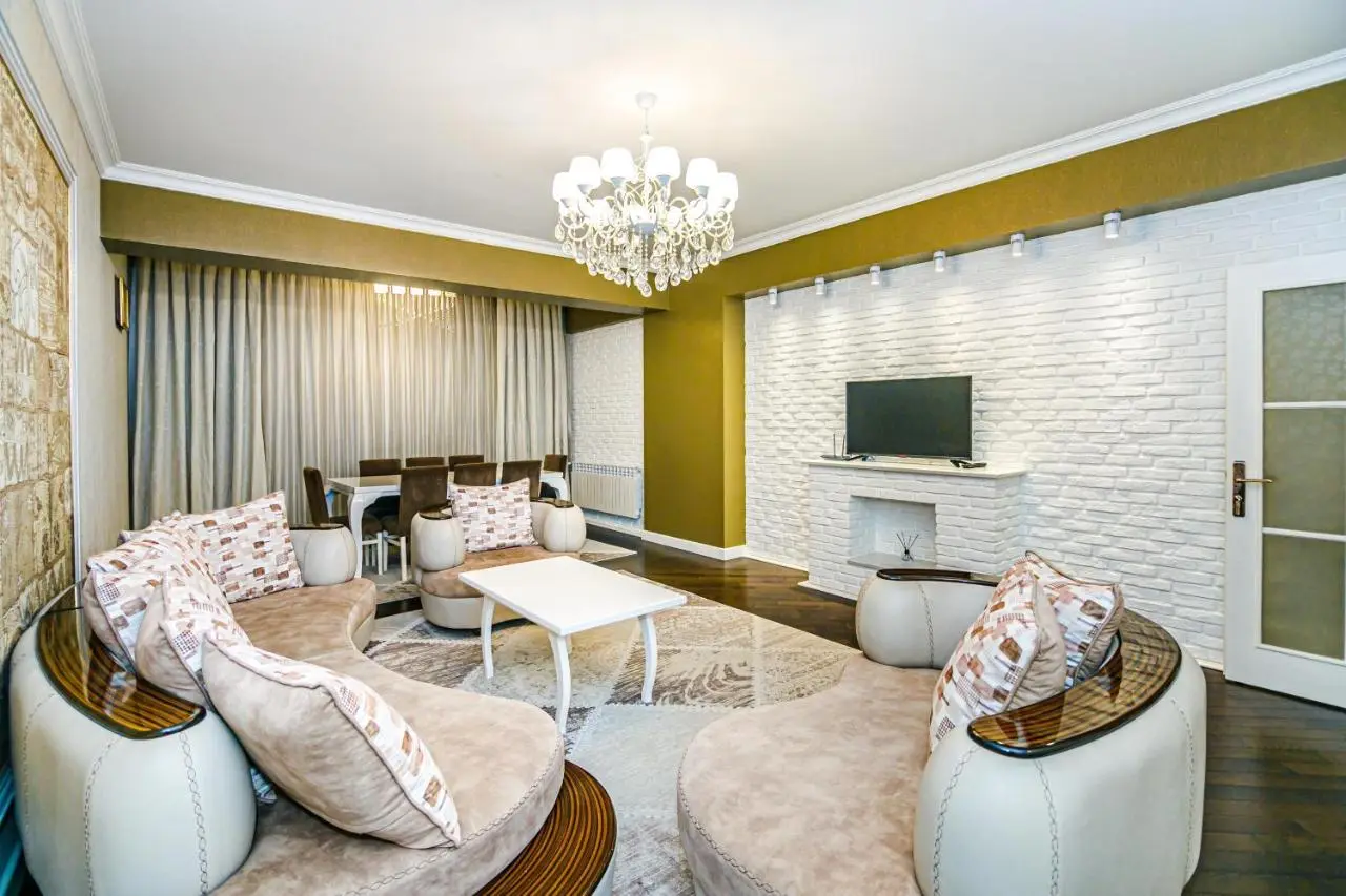 Park Azure cozy apartment by Baku Housing