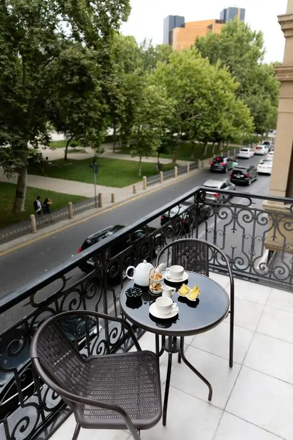 Maestro Address Hotel