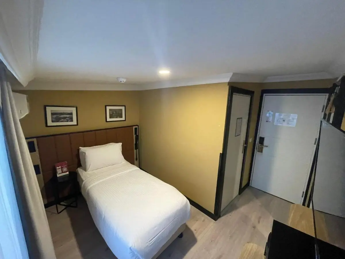 EA Exclusive Hotel