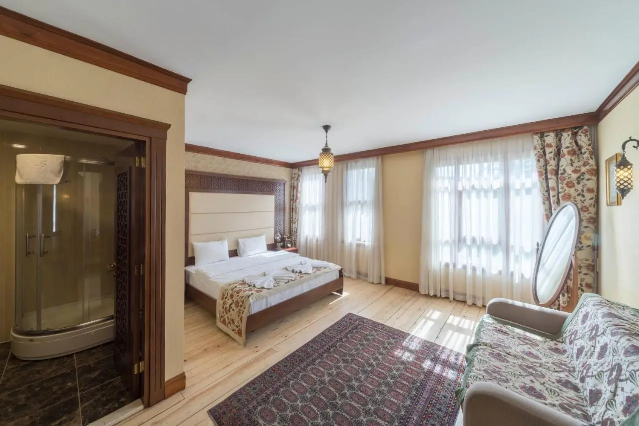 Lalinn Hotel