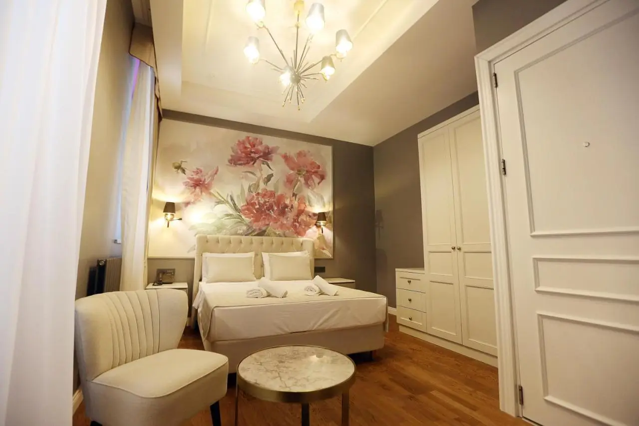 Royal Tophane