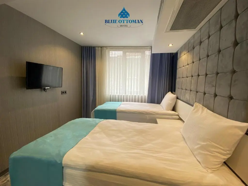 Hotel Blue Ottoman