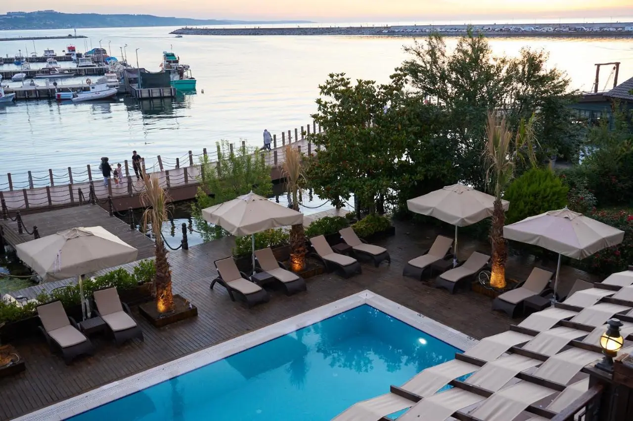Phellos Suites Boutique Hotel