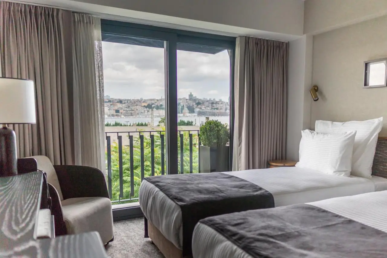 MEG HOTEL