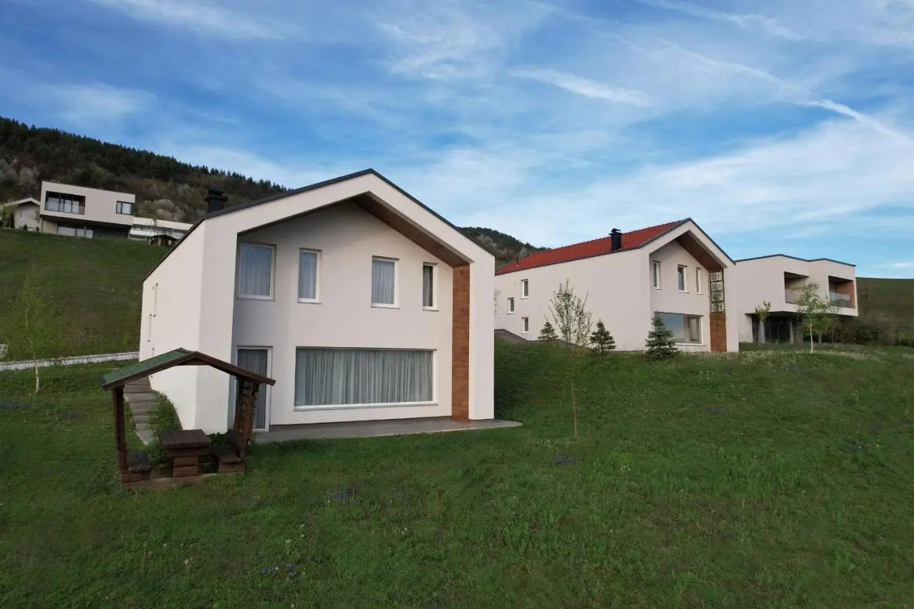 Poljine Hills