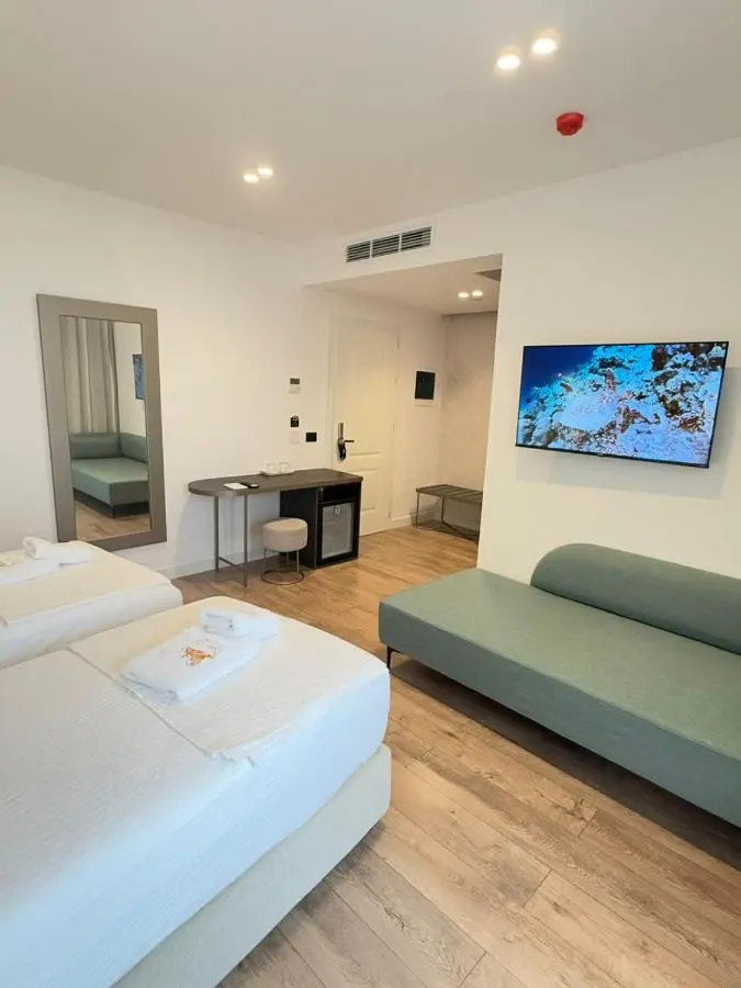The Queen's Lion Premium HOTEL