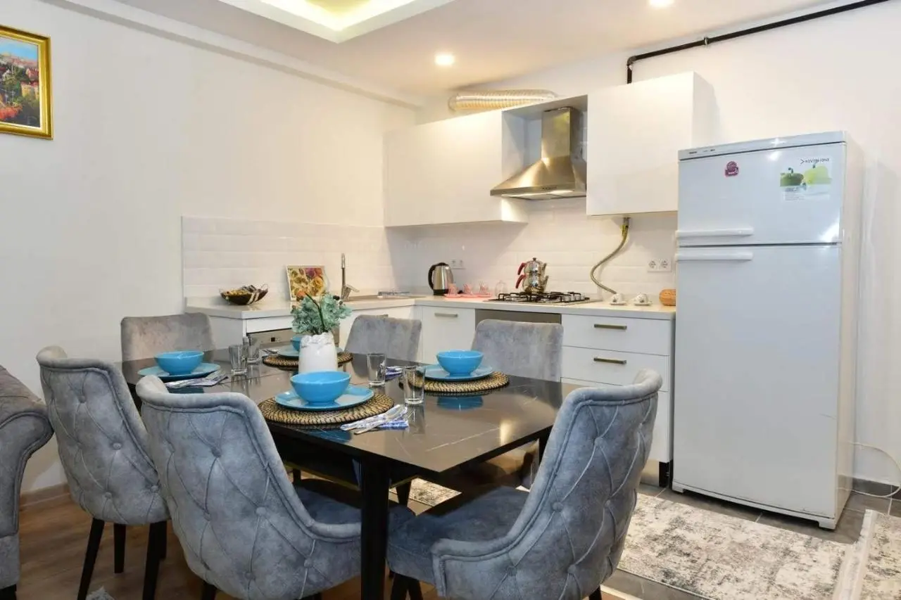 Kardes Apartment