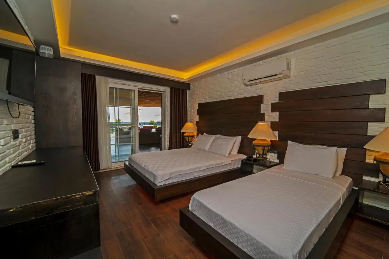 Manaspark Deluxe Hotel
