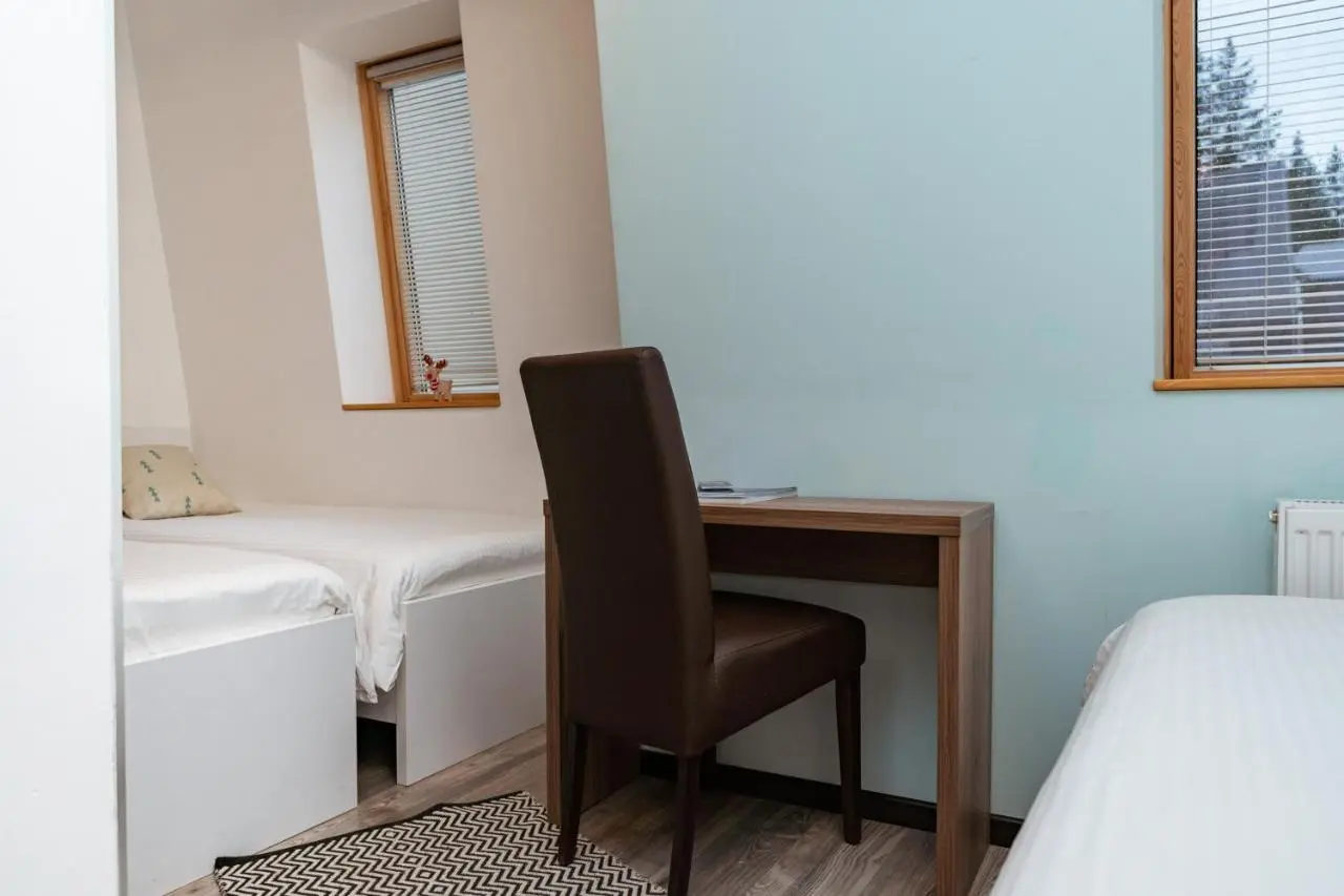 Apartments and rooms Max-Well