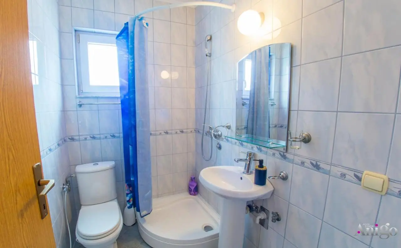 Apartment Ado