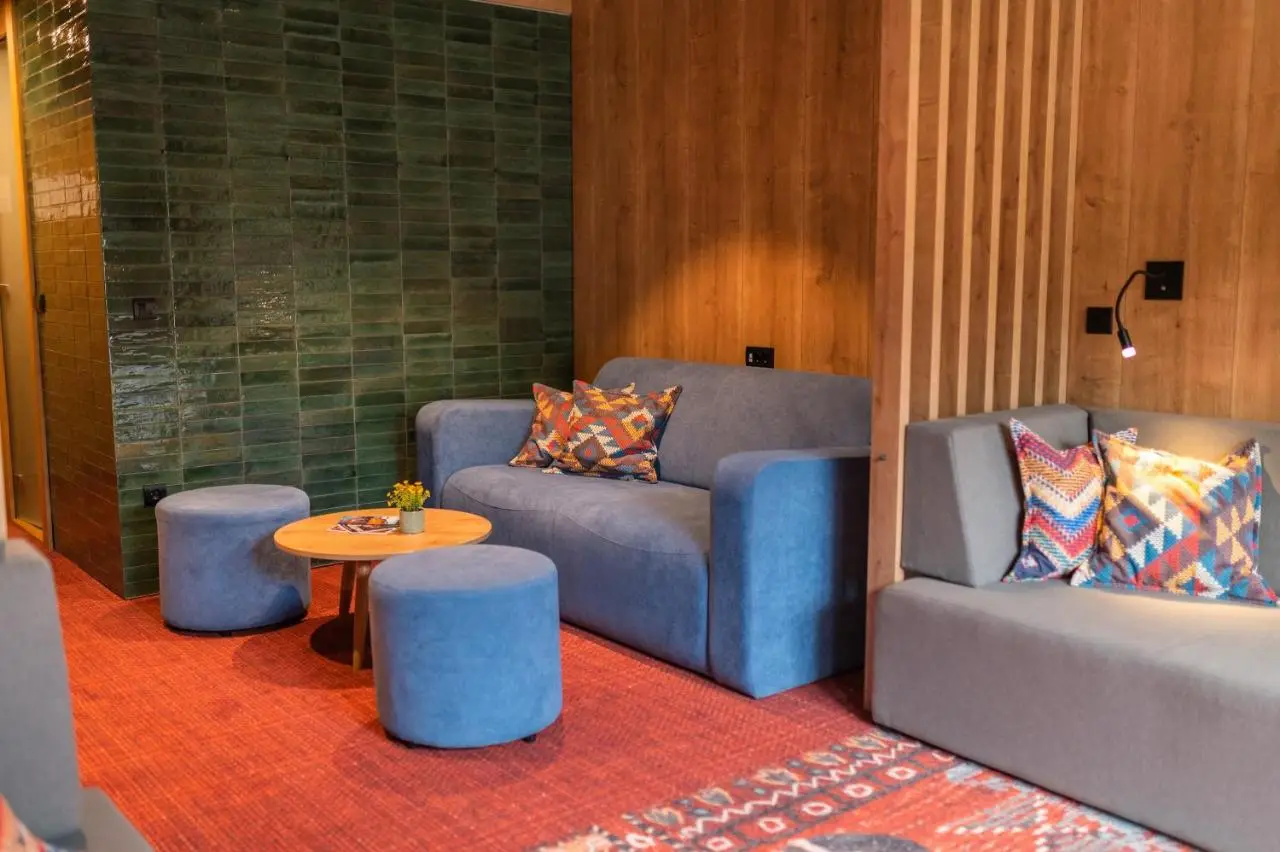 Hotel Nomad