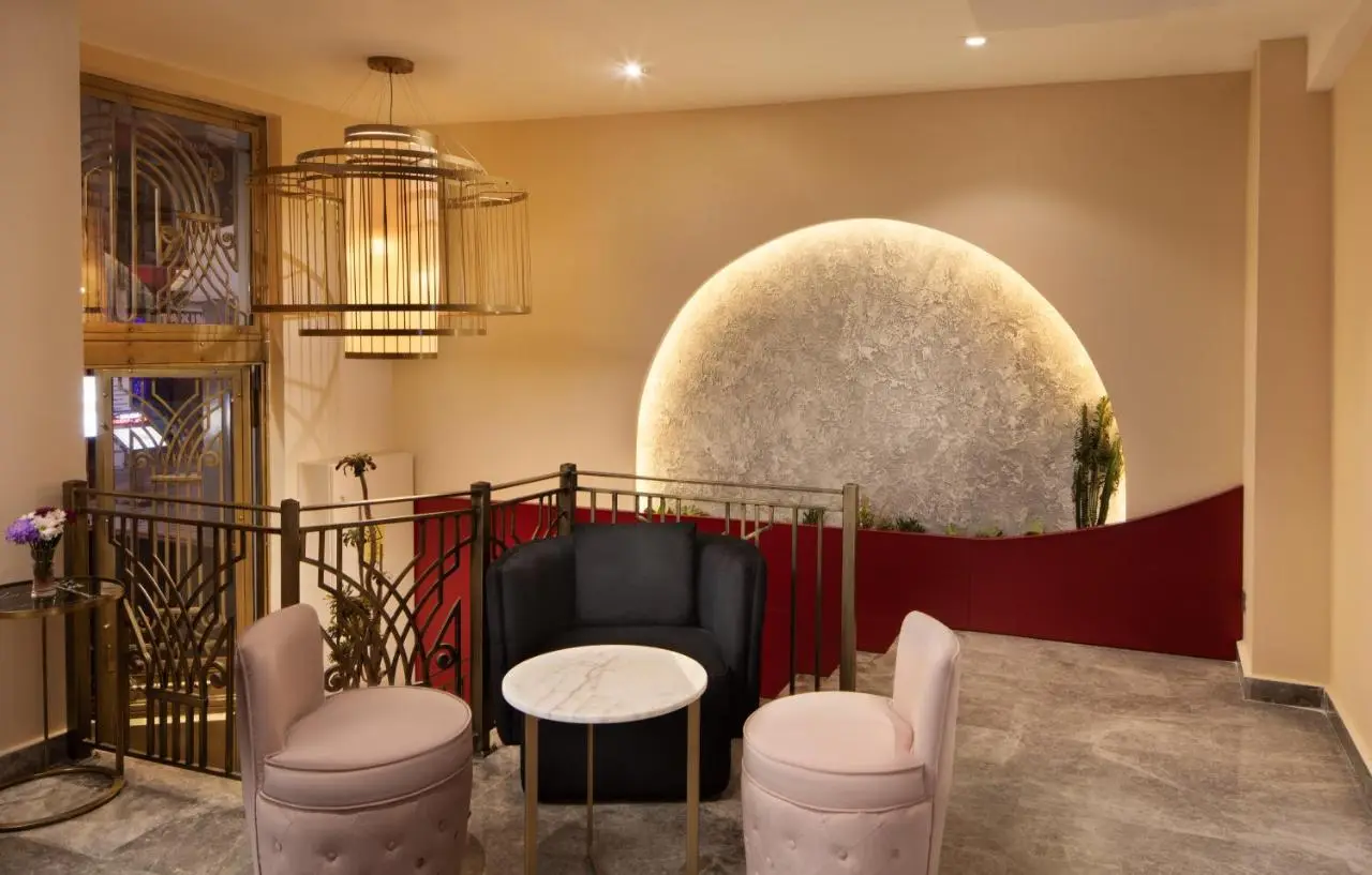 Ess Hotel