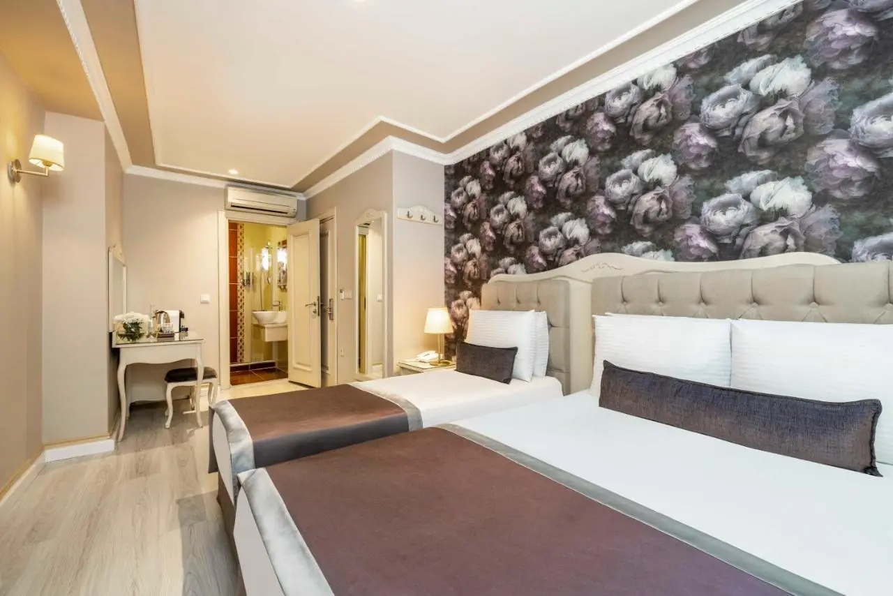 Raymond Hotel Old City