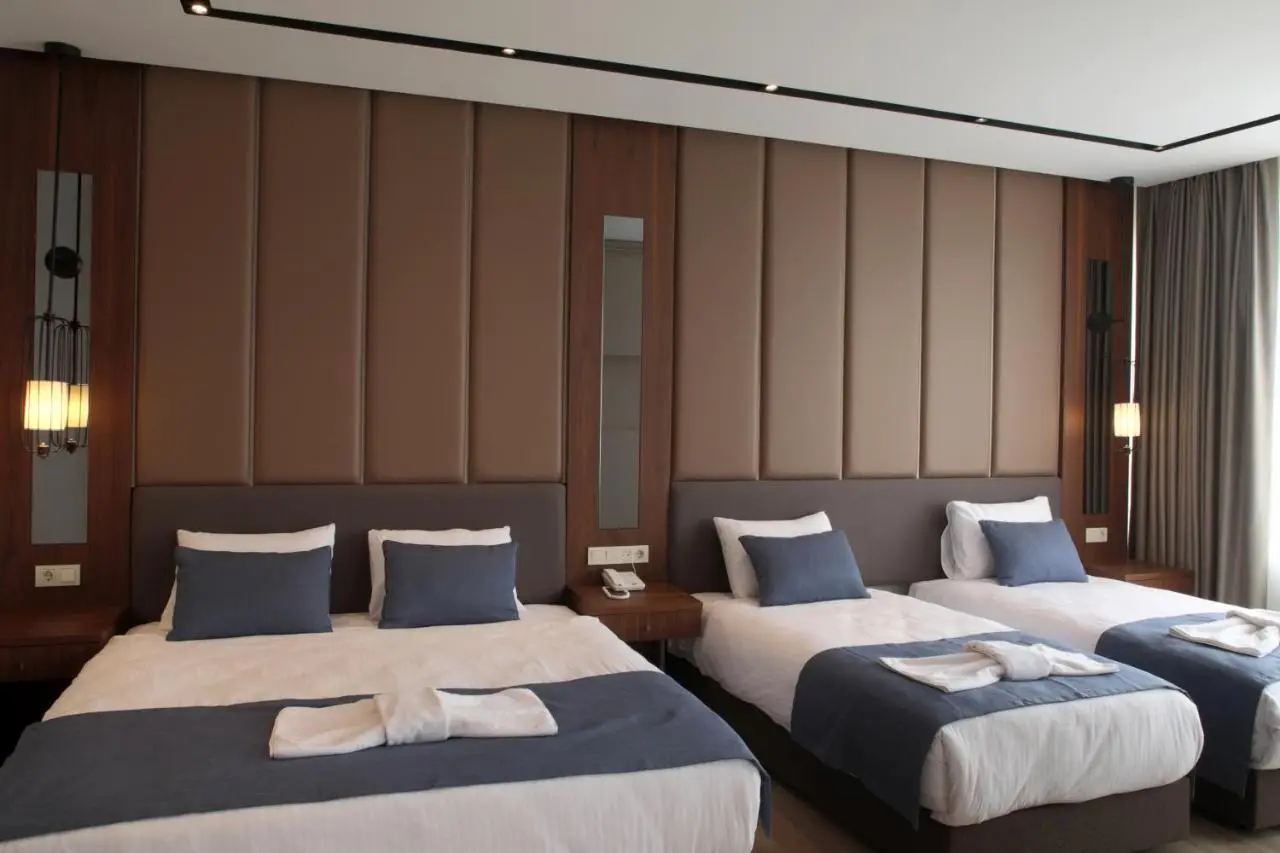 Martinenz Hotel Old City