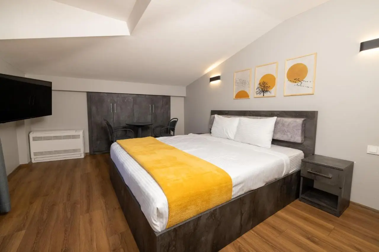 BRANDROOM HOTEL