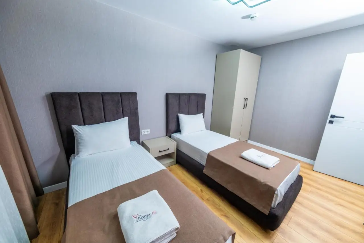 Luxury Life Suites