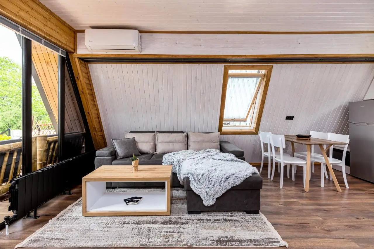 Luxury Cottages with Hot Tubes, Garden and BBQ