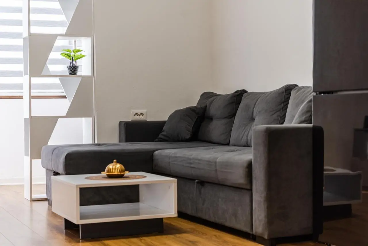 City Center Apartment Cozy 1BR with Patio by PikHost
