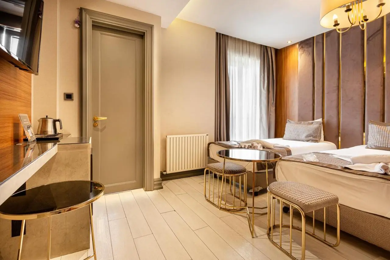 Santra Hotel