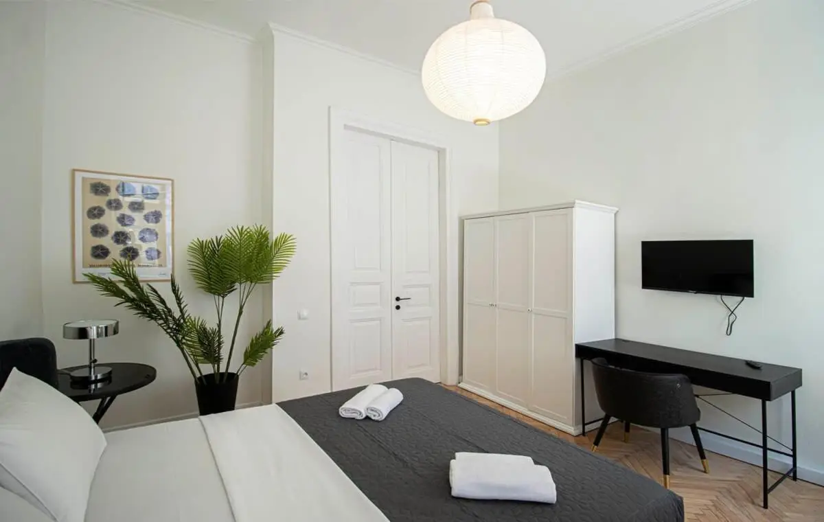 Chic 3BR Apt Near Fabrika - By Wehost