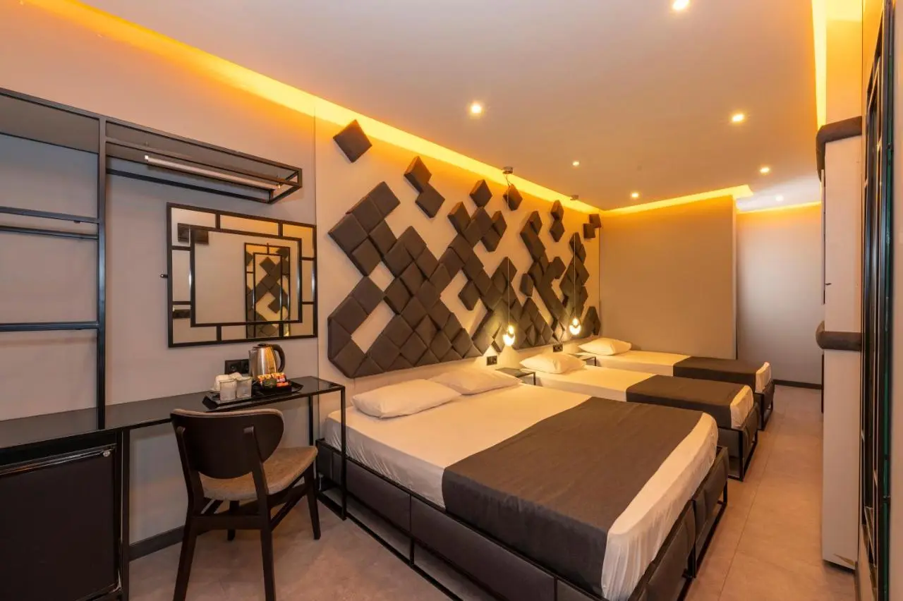 White Palace Hotel