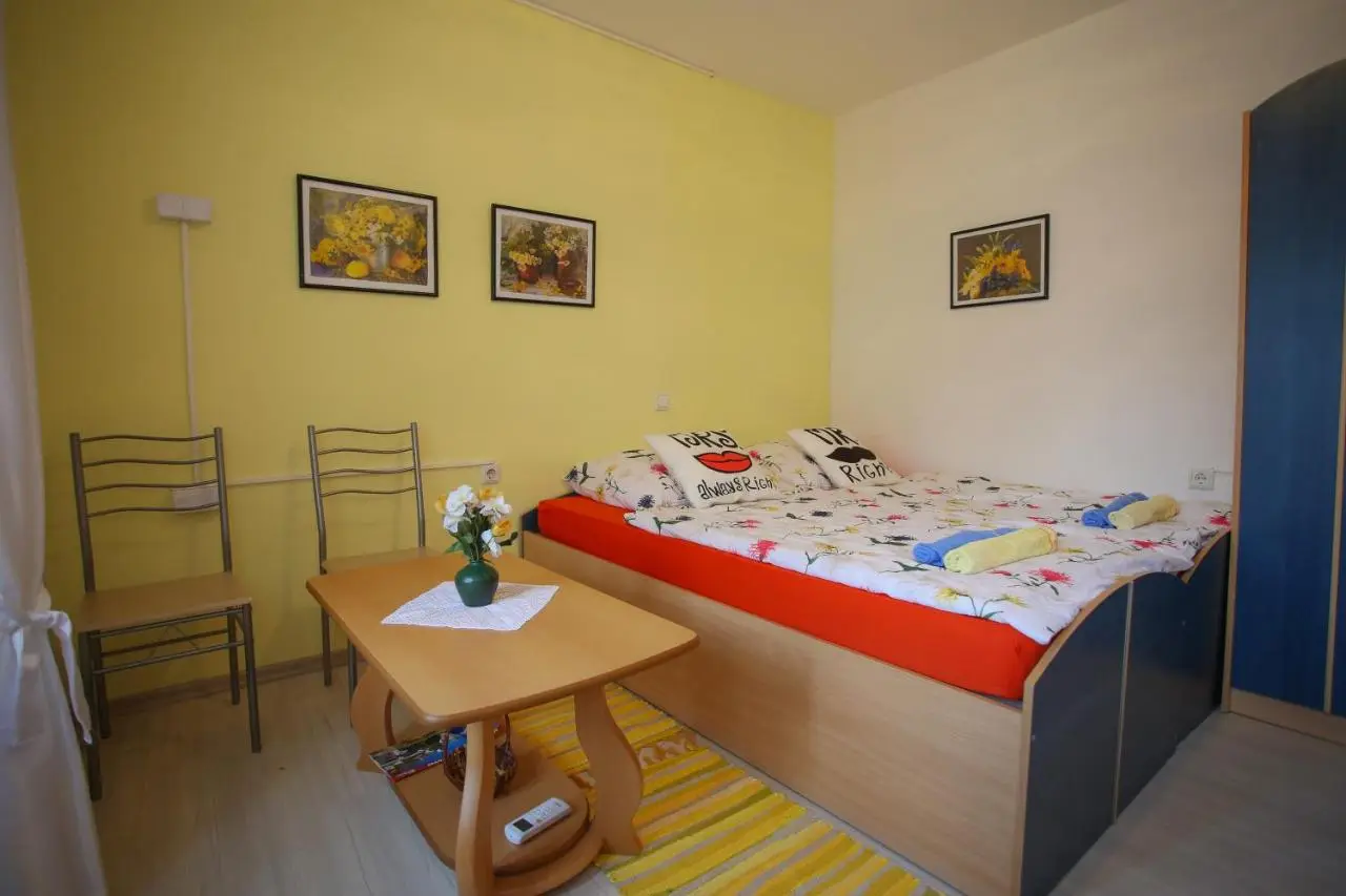 Hostel Adi
