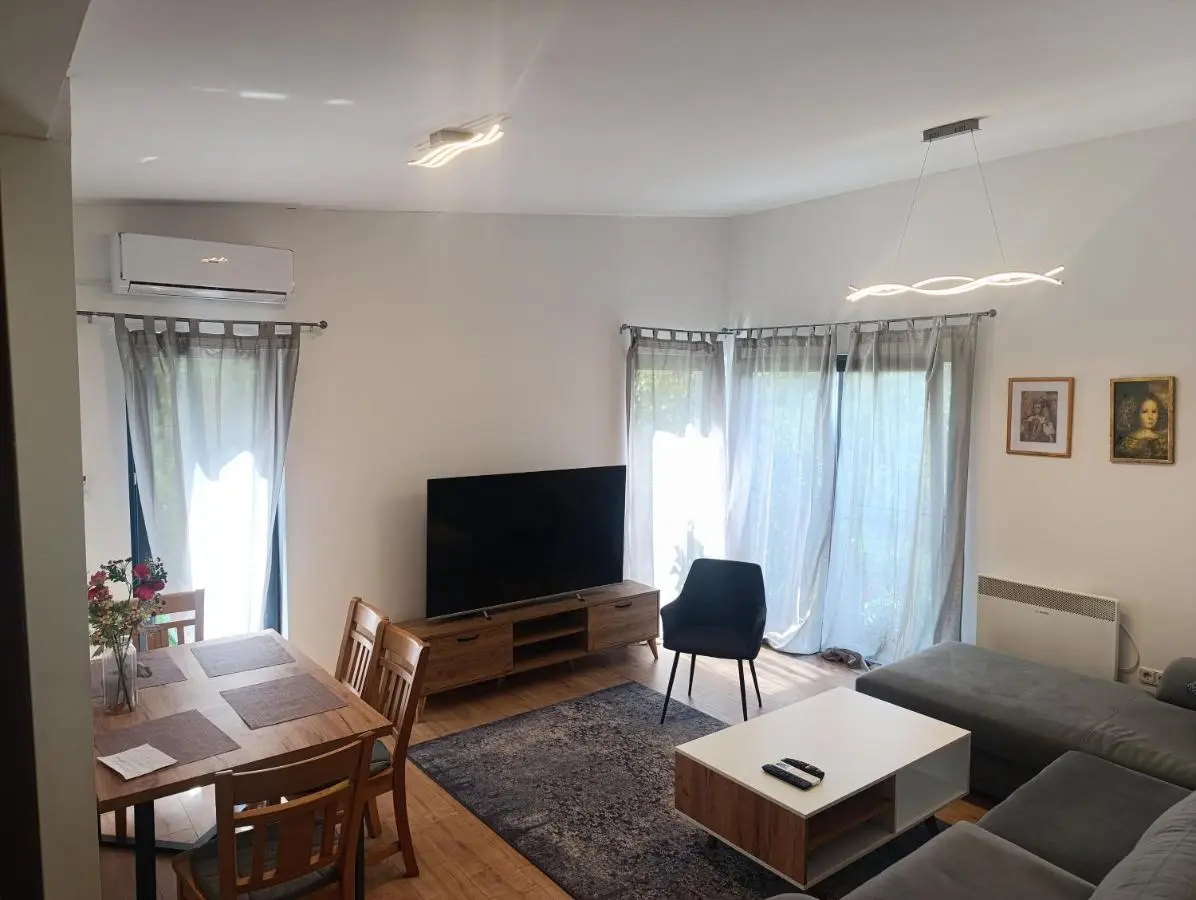 Sarajevo Hills-POOL&JACUZZI private garden Home-Near Old Town