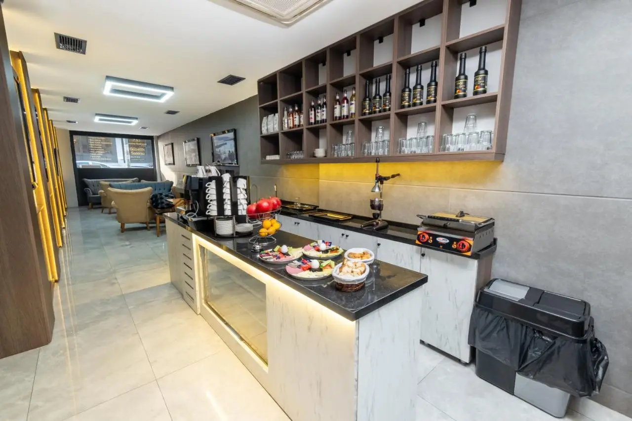 Luxury Life Suites