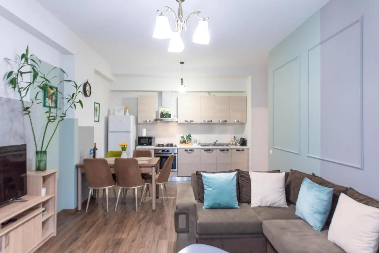 GG Home - new, cozy 2 bedroom apartment on 16th floor