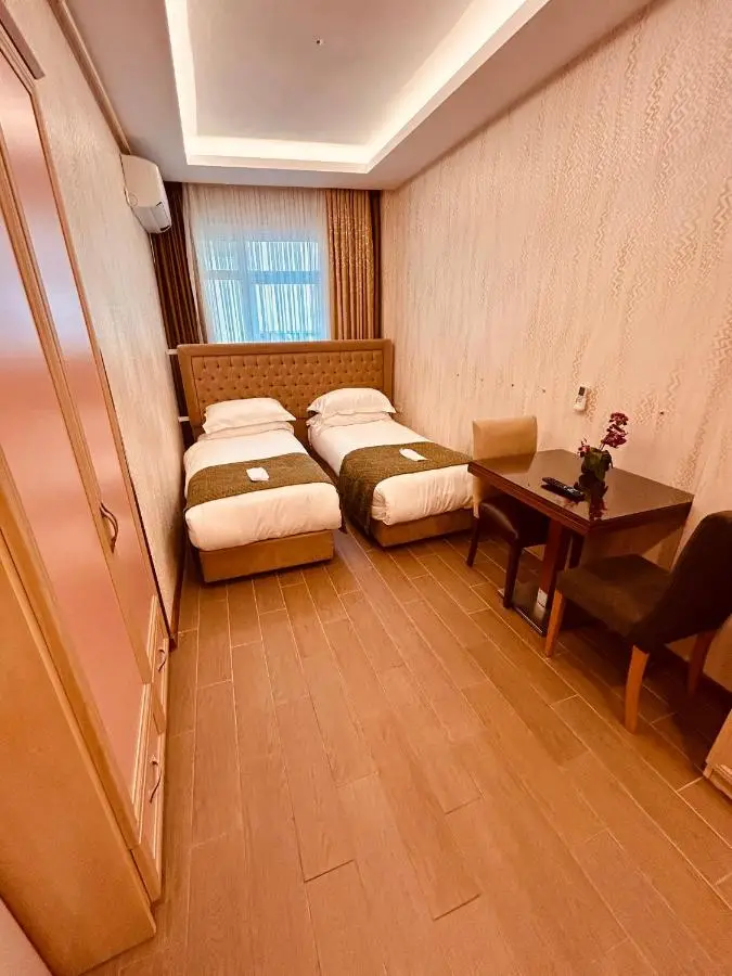 Lily Rooms