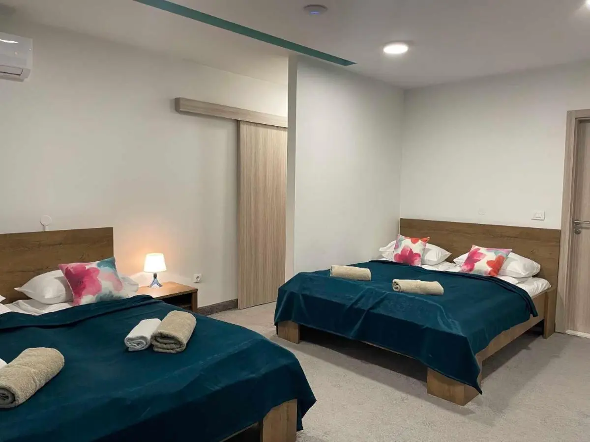 Hotel Story