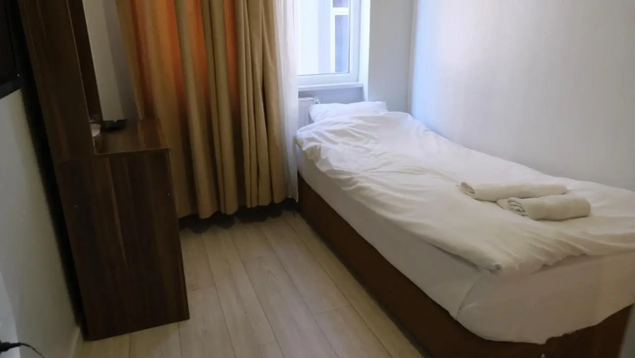 Simon Hotel