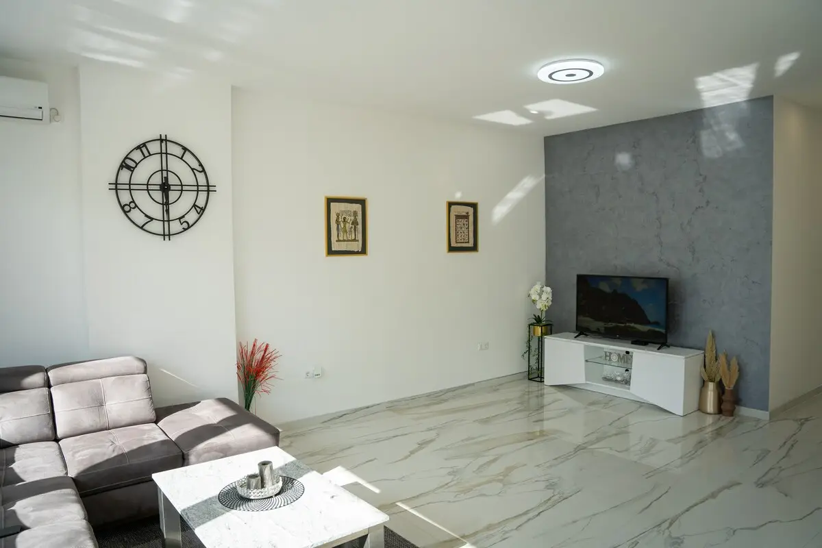 Apartment overlooking Una