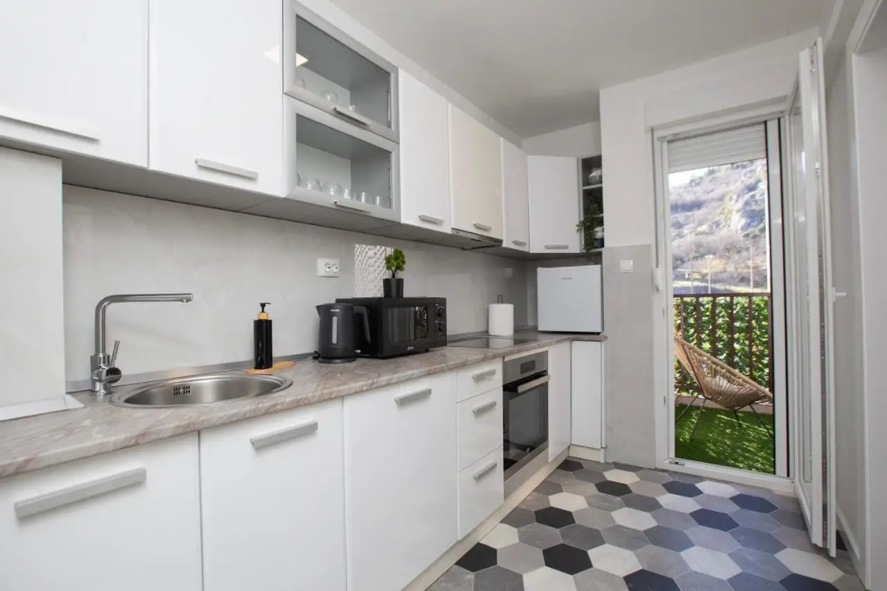 Apartment Naya