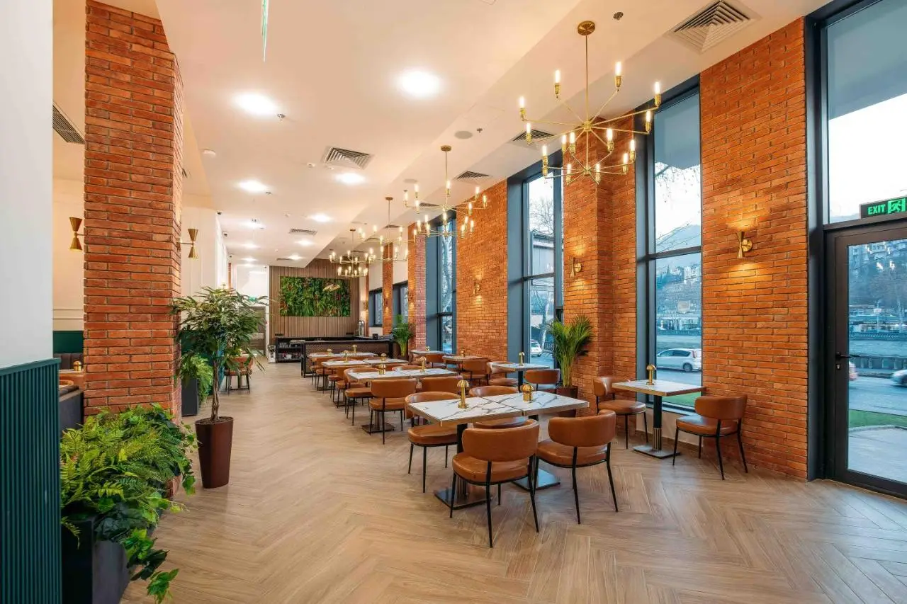 Hotel Monday by DNT Group