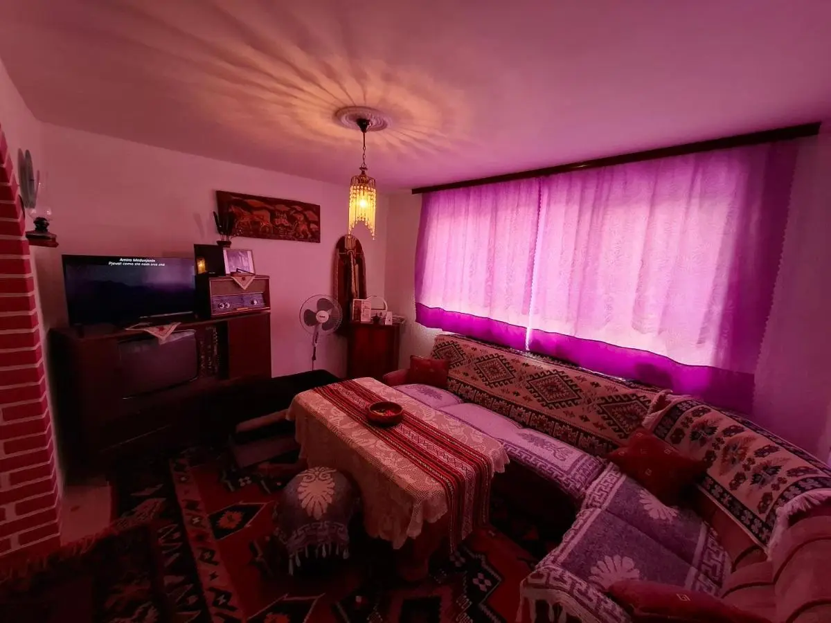 Retro Retreat Izačić