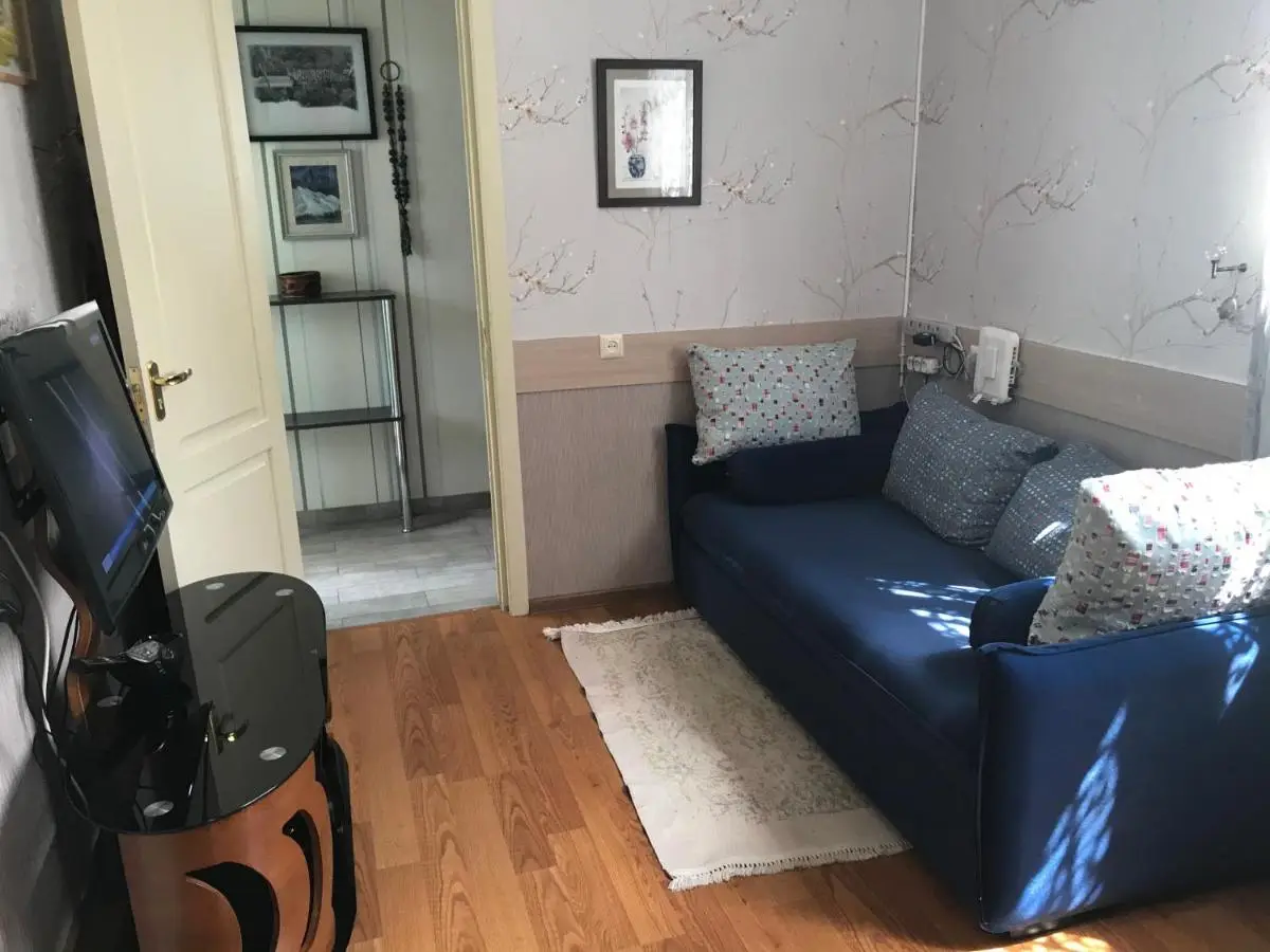 flat 44
