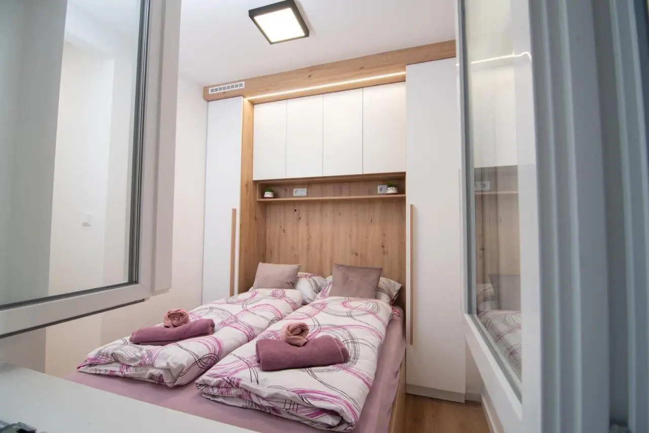 Cute 1BDR in City Center