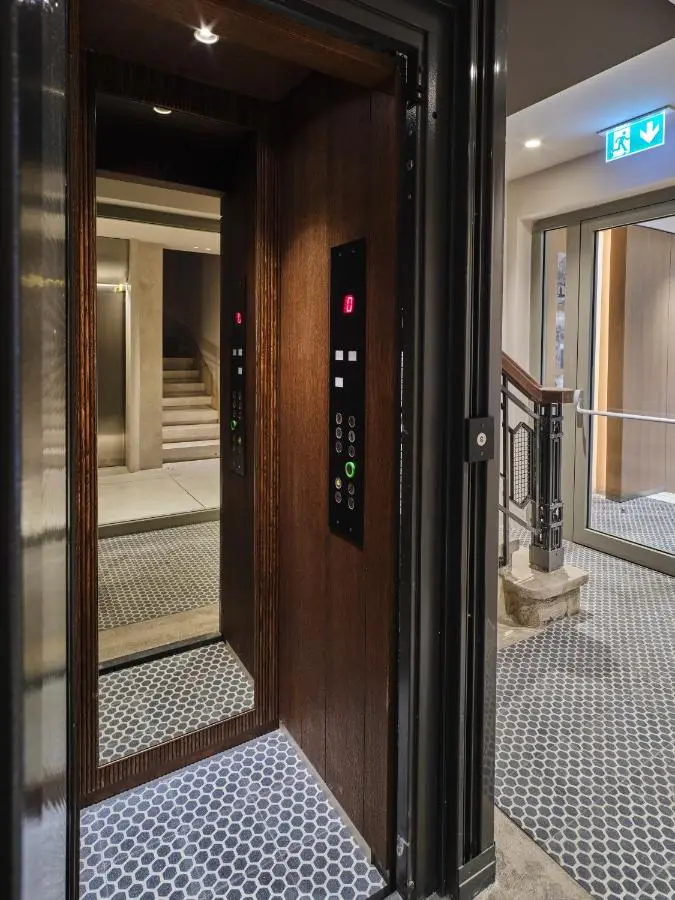 Four-G Hotel Premium